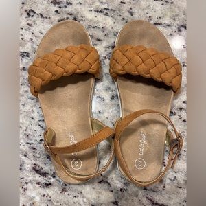 Girls’ cat and Jack brown sandals, size 2